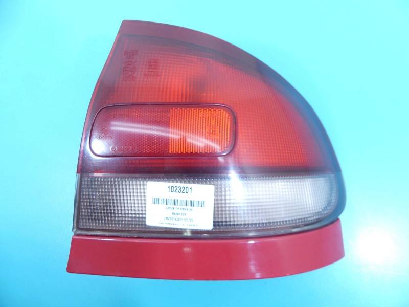 Фонарь задний правый Mazda 626