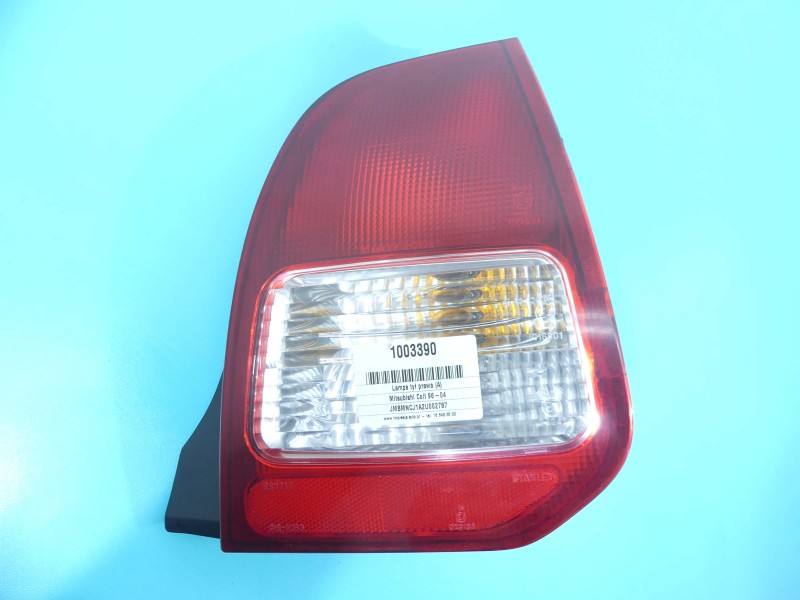 Фонарь задний правый Mitsubishi Colt