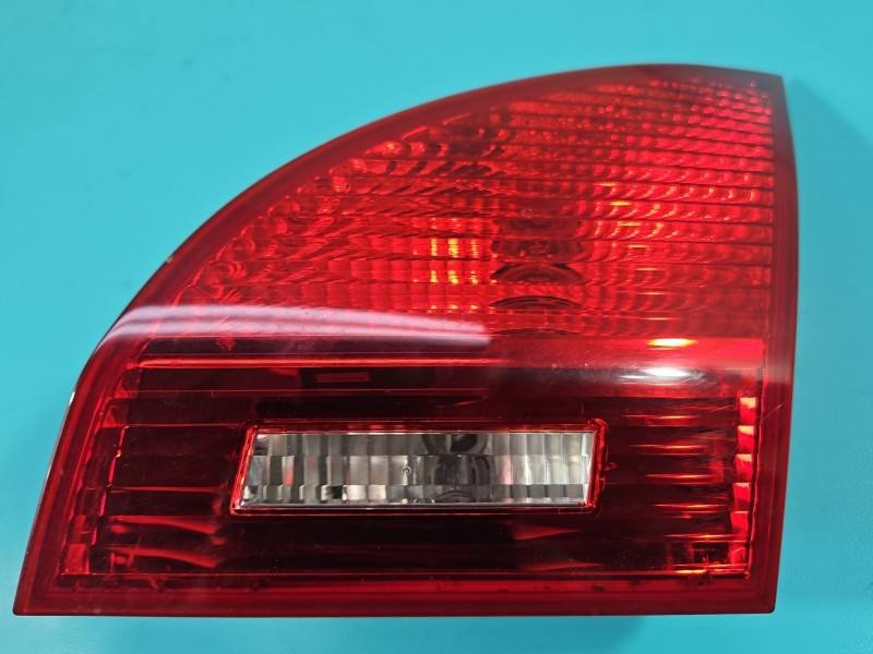 Фонарь задний правый Kia Venga 92406-1P000
