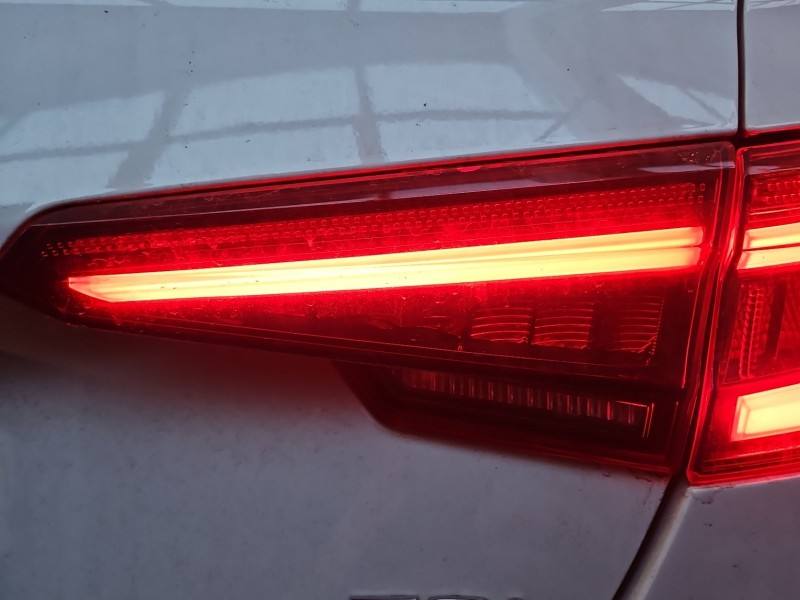Ліхтар задній правий Audi A4 B9 8W5945094D