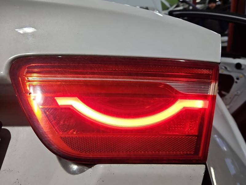 Фонарь задний правый Jaguar XE