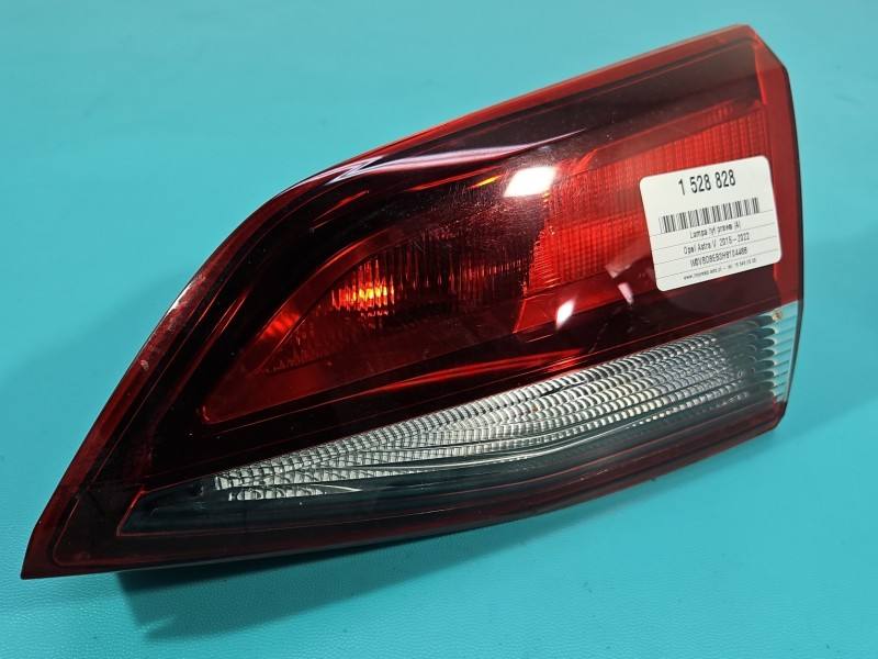 Ліхтар задній правий Opel Astra K 39077379