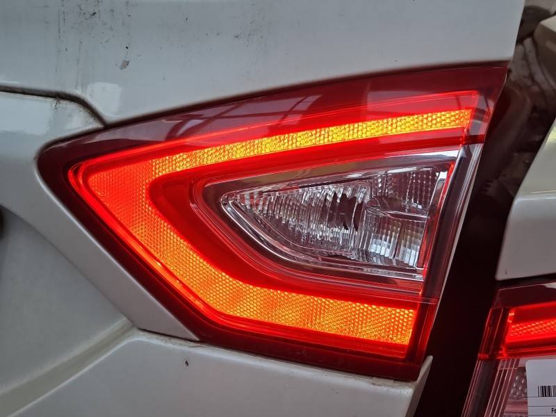 Ліхтар задній правий Ford Fusion DS73-13A602-BE