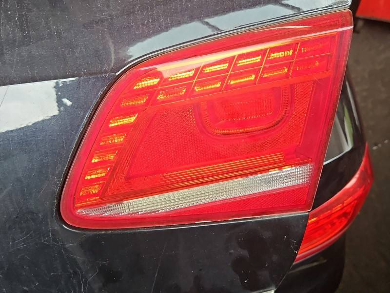Ліхтар задній правий Volkswagen Passat B7 3AE945307D
