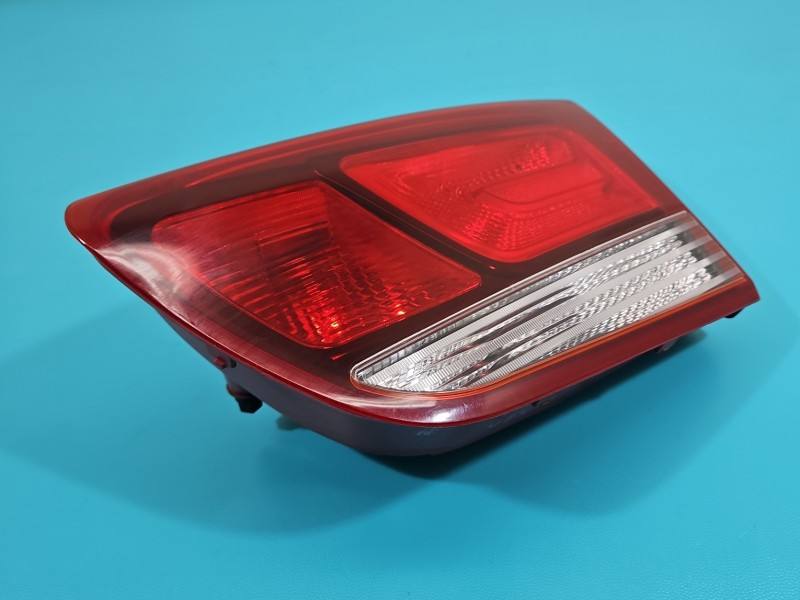 Фонарь задний правый Kia Rio 92404-H8