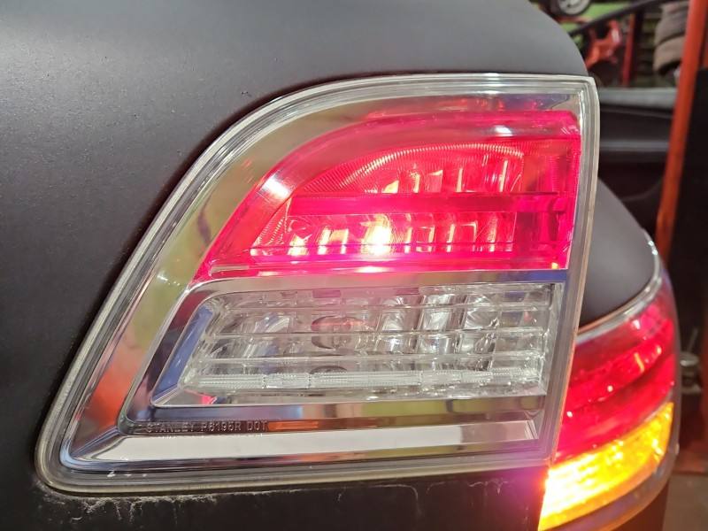 Ліхтар задній правий Mazda CX-9 P6195R