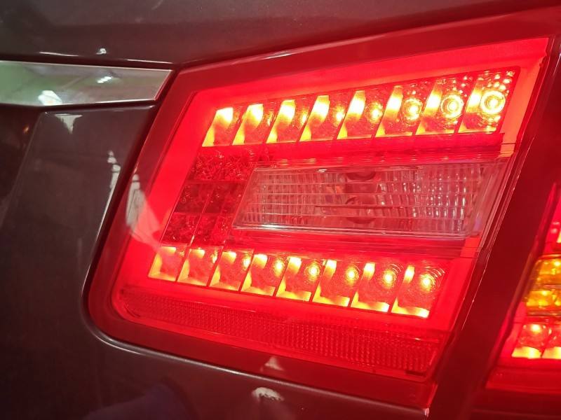 Ліхтар задній правий Mercedes E W212 2128201064