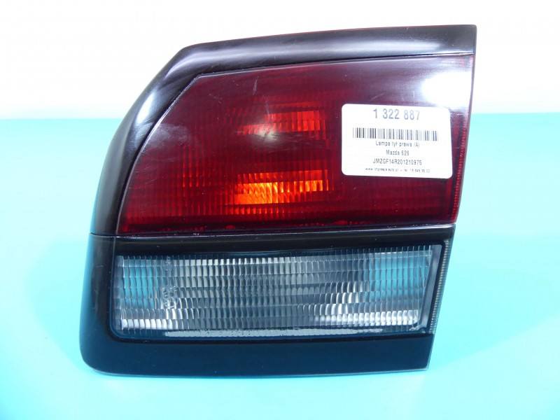 Ліхтар задній правий Mazda 626 132-61825