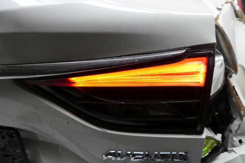 Ліхтар задній правий Toyota Avensis T27