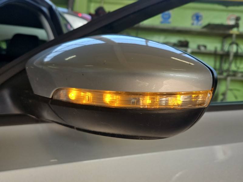 Дзеркало заднього виду ліве Volkswagen Jetta
