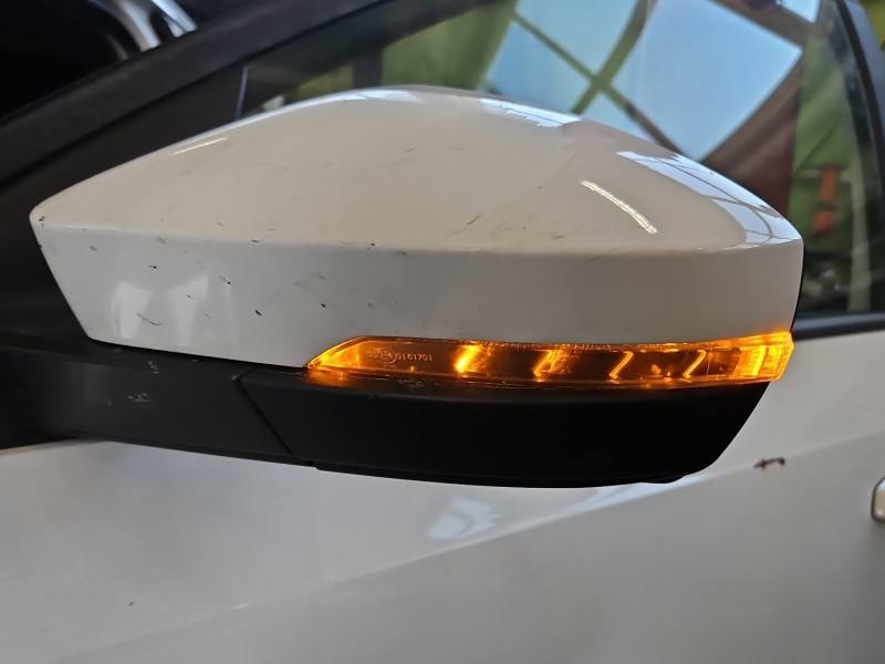 Дзеркало заднього виду ліве Skoda Octavia 3