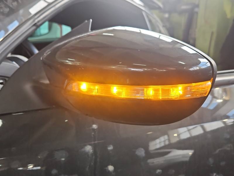 Дзеркало заднього виду ліве Volkswagen Scirocco 1K8857501BB