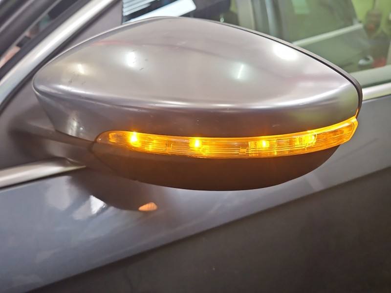 Дзеркало заднього виду ліве Volkswagen Passat B7