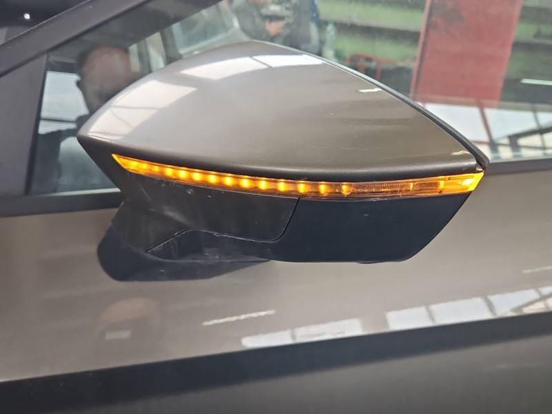 Дзеркало заднього виду ліве Seat Leon