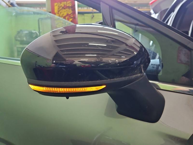 Дзеркало заднього виду праве Renault Captur