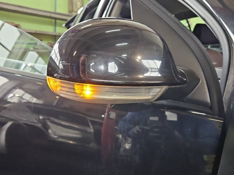 Дзеркало заднього виду праве Volkswagen Golf 5