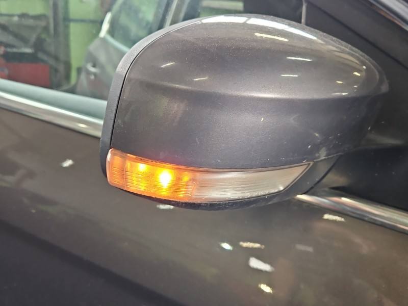 Дзеркало заднього виду праве Ford Focus