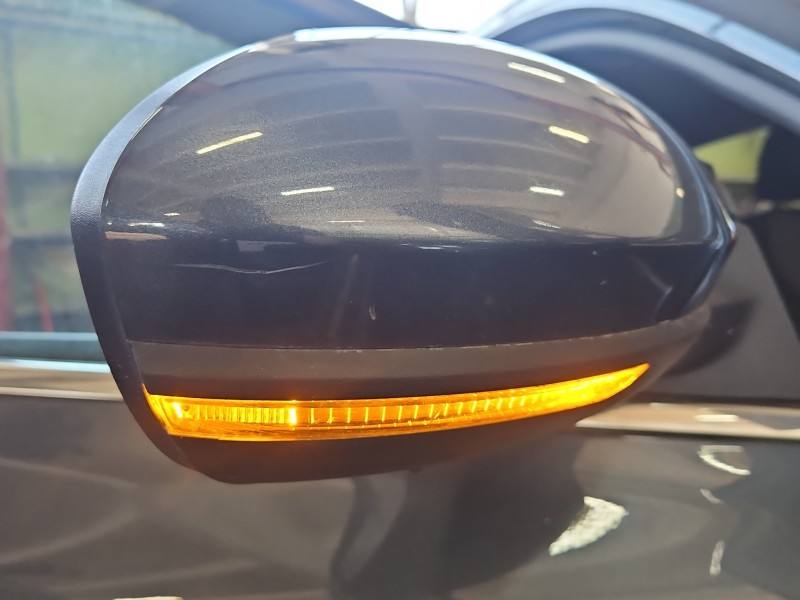Дзеркало заднього виду праве Renault Megane 4