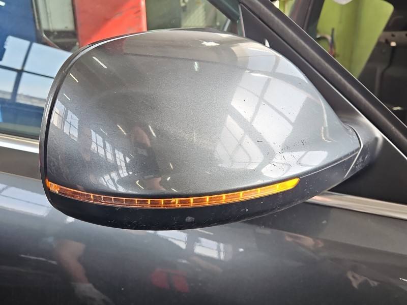 Дзеркало заднього виду праве Audi Q5 8R1857410C
