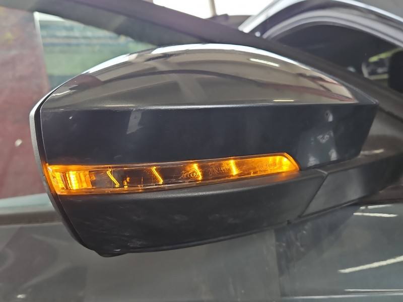 Дзеркало заднього виду праве Skoda Octavia 3
