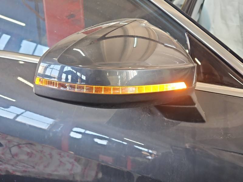 Дзеркало заднього виду праве Audi A4 B9