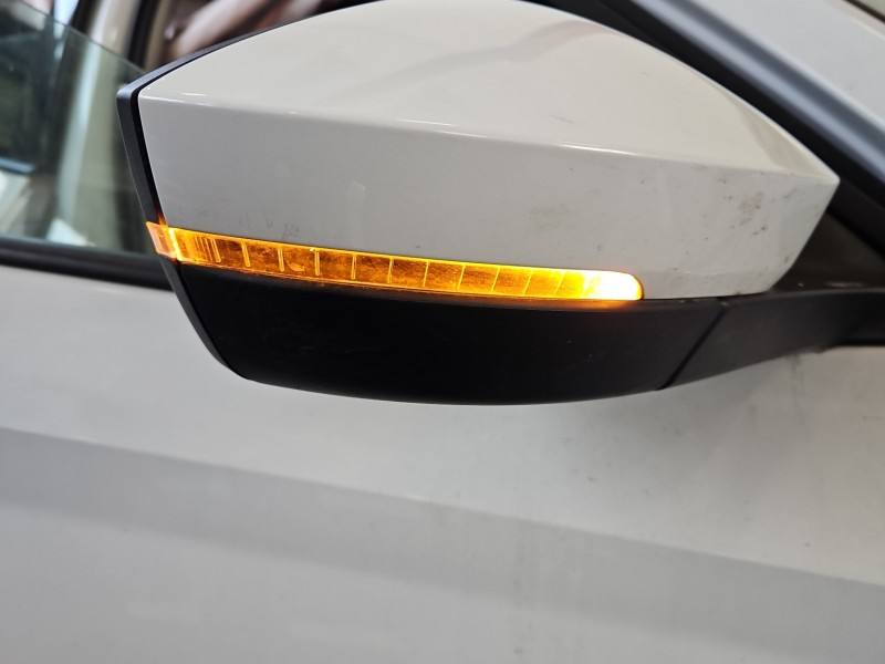 Дзеркало заднього виду праве Skoda Octavia 4 5E3857538