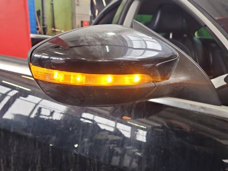 Дзеркало заднього виду праве Volkswagen Passat CC