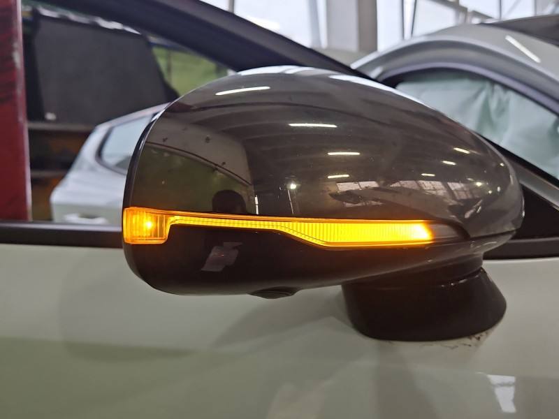 Дзеркало заднього виду праве Kia Stinger