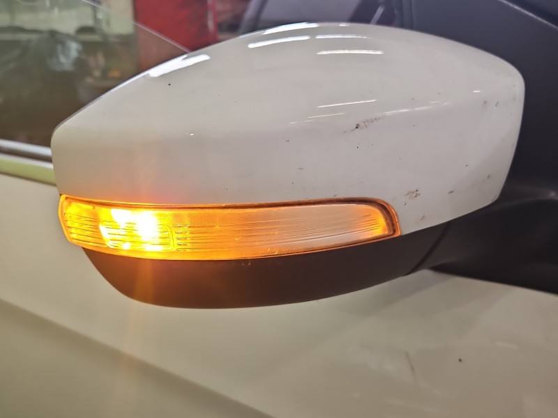 Дзеркало заднього виду праве Ford Kuga DV44-17682-JC
