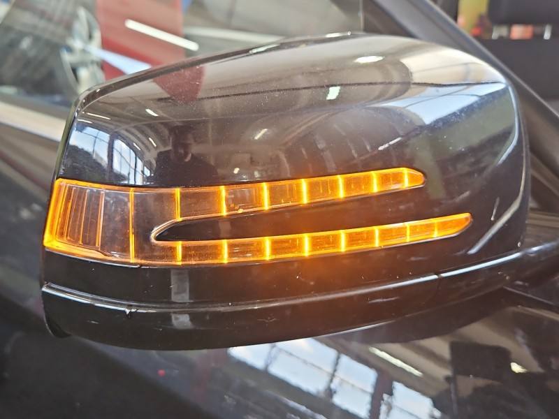 Дзеркало заднього виду праве Mercedes E W212