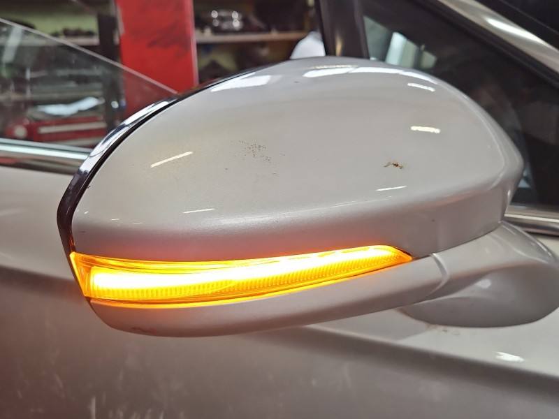 Дзеркало заднього виду праве Ford Fusion