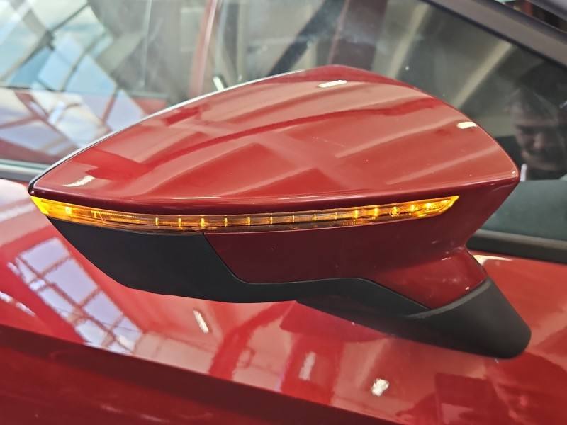 Дзеркало заднього виду праве Seat Leon