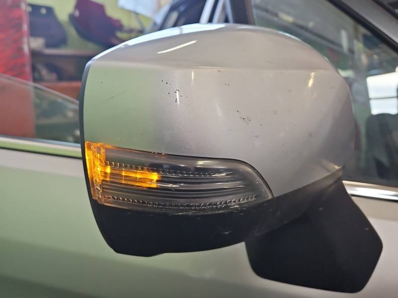 Дзеркало заднього виду праве Subaru Forester
