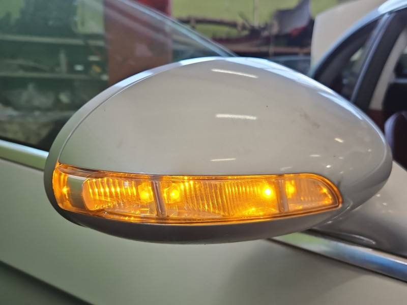 Дзеркало заднього виду праве Mercedes CLS C219