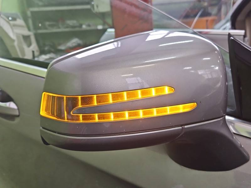 Дзеркало заднього виду праве Mercedes CLS C218 A2188103016