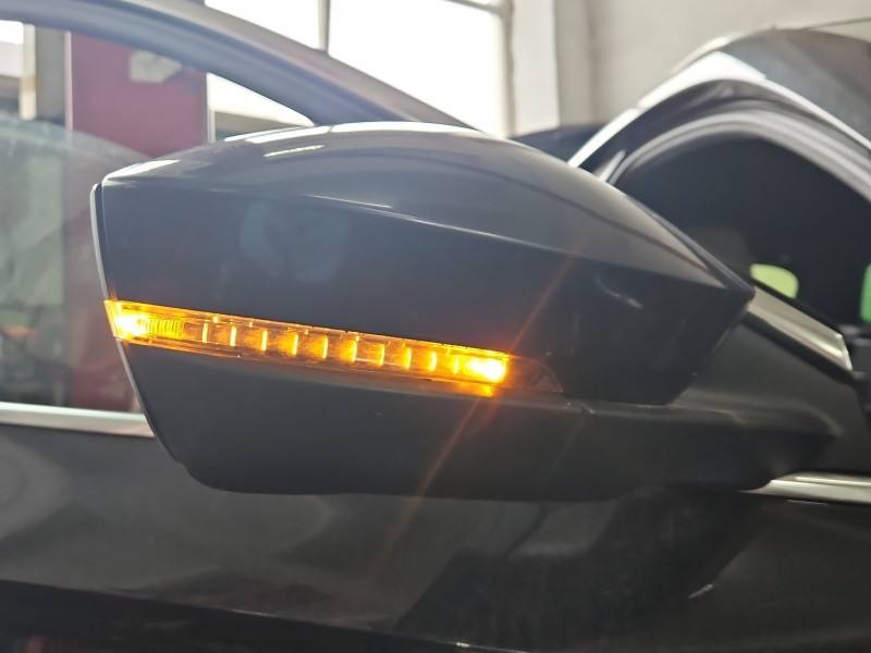 Дзеркало заднього виду праве Skoda Karoq