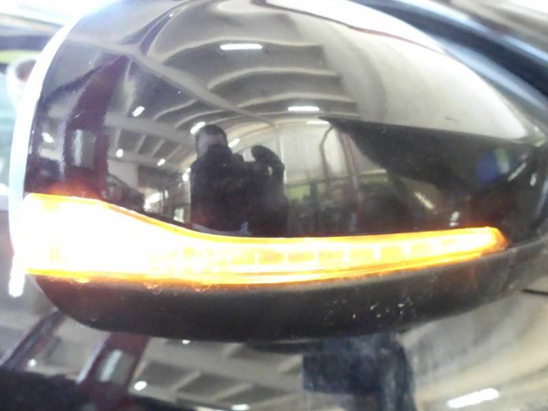 Дзеркало заднього виду праве Volvo S60