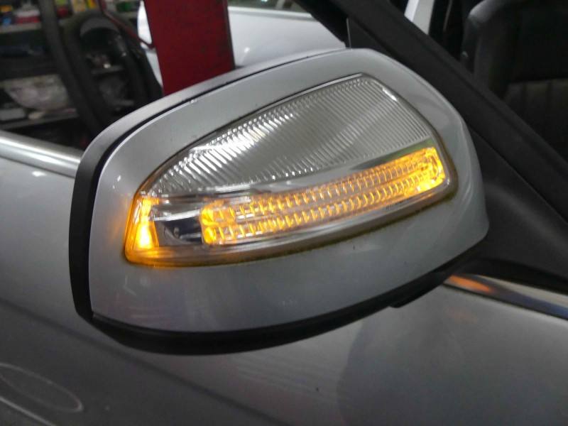 Дзеркало заднього виду праве Mercedes C W204 A2048100819