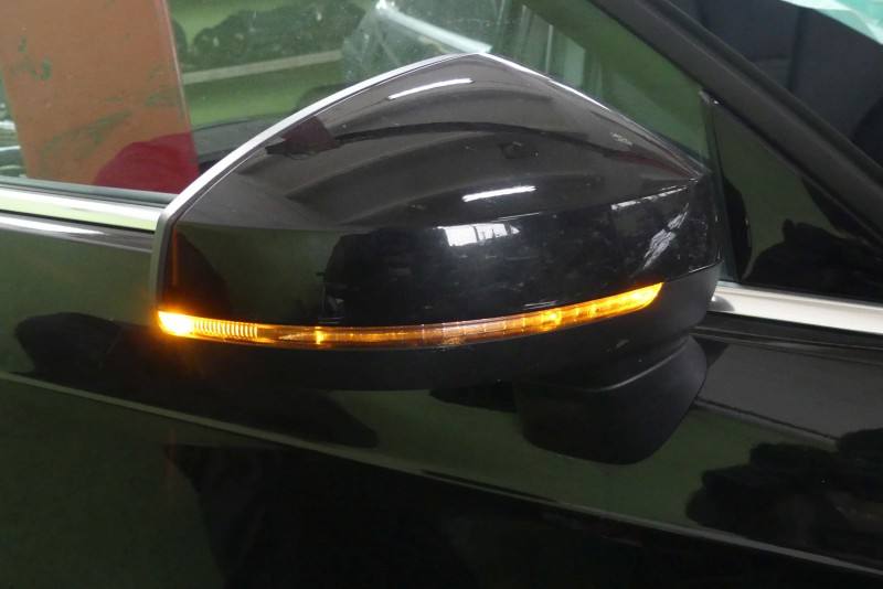 Дзеркало заднього виду праве Audi A3 8V 20306302R