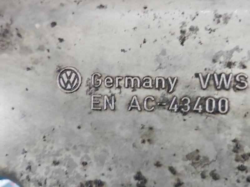 Масляный поддон двигателя Volkswagen Tiguan 03G103603 — фото детали 2