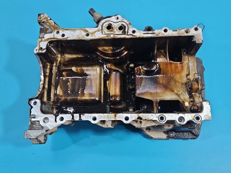 Масляний піддон двигуна Hyundai Ix35 21135-2B020 — фото деталі 3