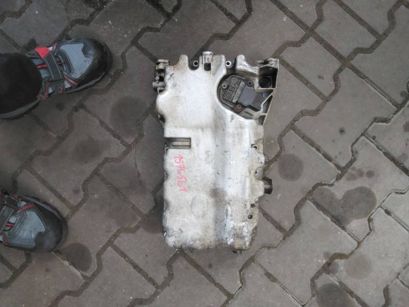 Масляний піддон двигуна Volkswagen Passat B6 — фото деталі 5