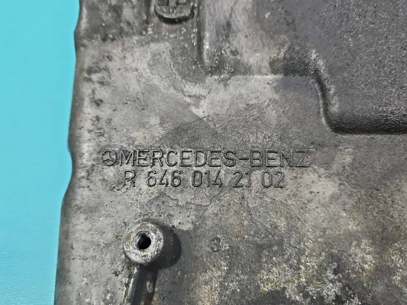 Масляний піддон двигуна Mercedes E W211 R6460142102 — фото деталі 6
