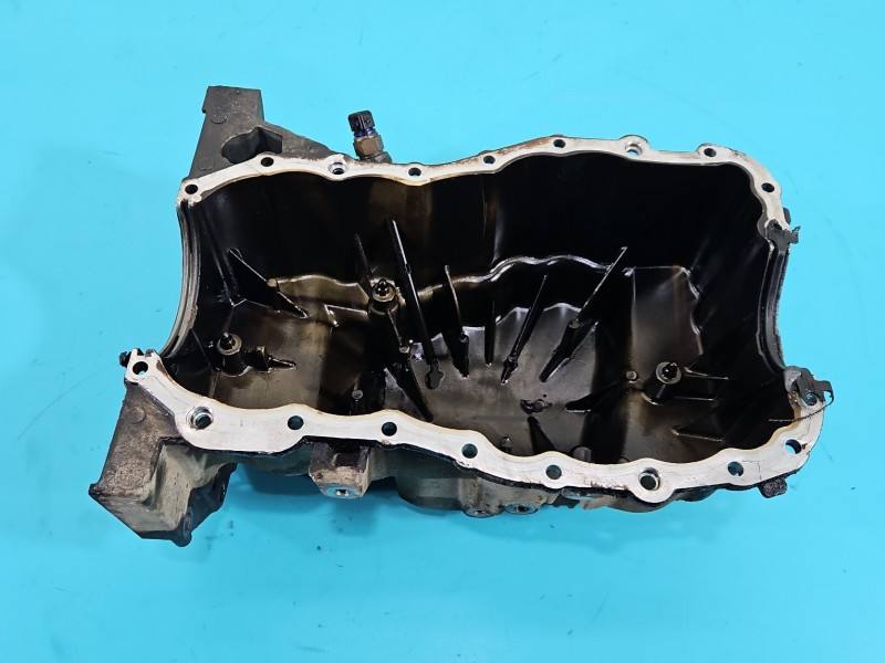 Масляный поддон двигателя Nissan Qashqai 8200318813 — фото детали 4