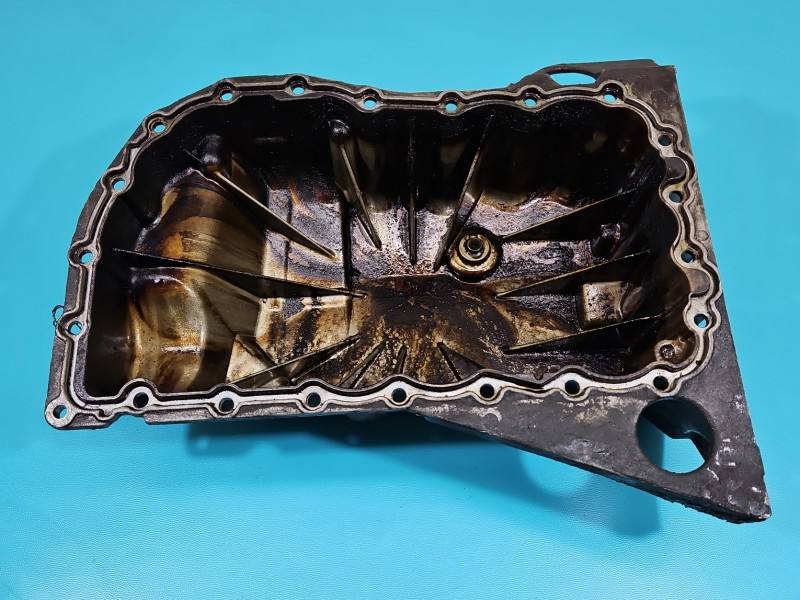 Масляный поддон двигателя Renault Laguna 8200066133 — фото детали 8