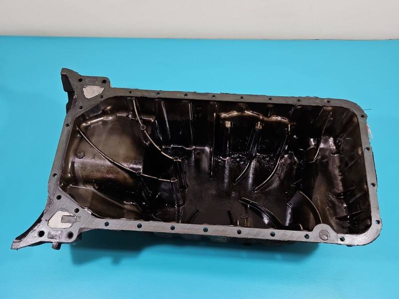 Масляный поддон двигателя Mercedes Vito R6010142202 — фото детали 8