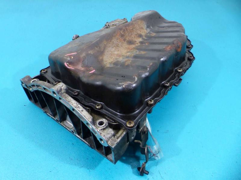 Масляний піддон двигуна Volkswagen Passat B6 06J103600E