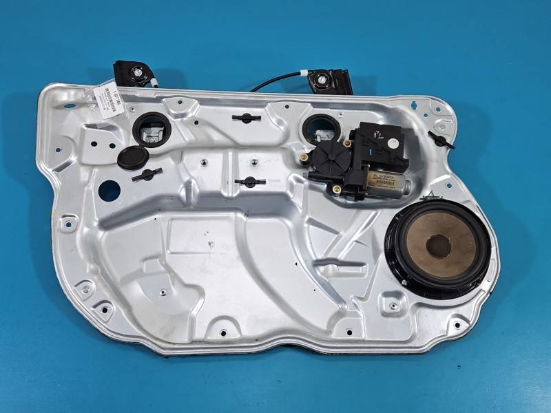 Склопідйомник передній лівий Volkswagen Polo 6Q2959802A