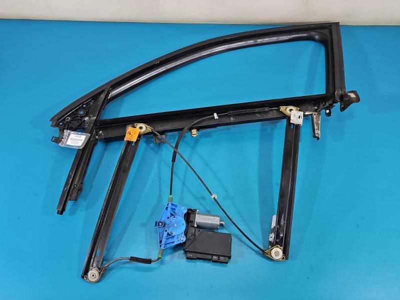 Склопідйомник передній лівий Audi A4 B7 0130821765