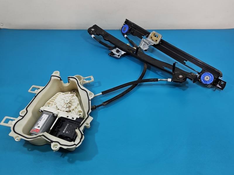 Склопідйомник передній лівий Seat Altea 1K0959793M